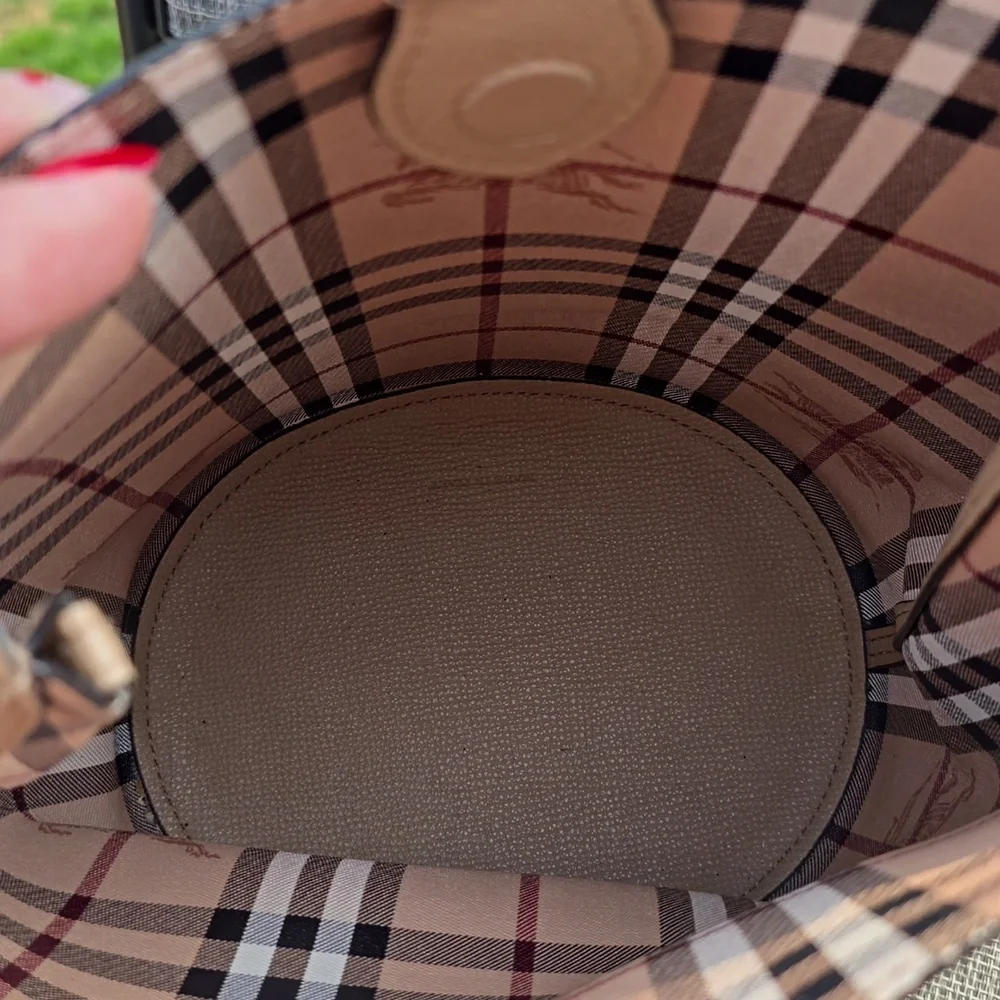 Burberry Haymarket Check Colours Small Lorne Bucket Bag Leather - Picture 3 of 15